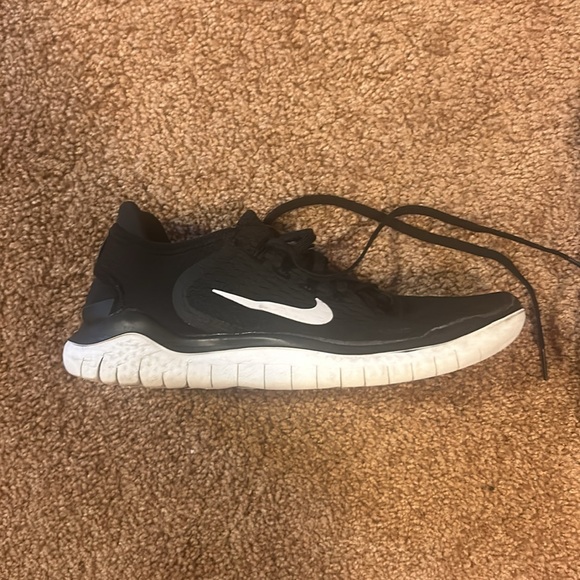 Women’s Nike black running shoes - Picture 2 of 7